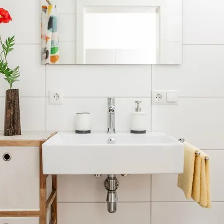 Cityapartment 50qm Zentral In Bahnhofsnaehe Mit Tg דירה דורנבירן