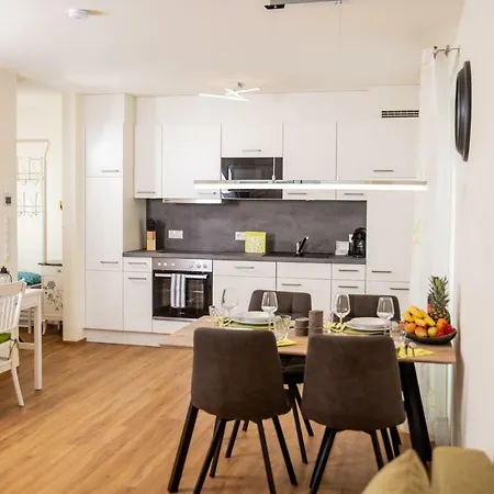 Cityapartment 50qm Zentral In Bahnhofsnaehe Mit Tg *